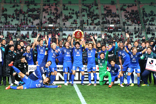 アビスパ福岡/ Avispa Fukuoka team group, DECEMBER 6, 2015 - Football / Soccer : 2015 J.League Road to J1 Play-off Final match between Avispa Fukuoka 1 - 1 Cerezo Osaka at Yanmar Stadium Nagai in Osaka, Japan. (Photo by AFLO)