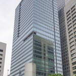 日本経済新聞社